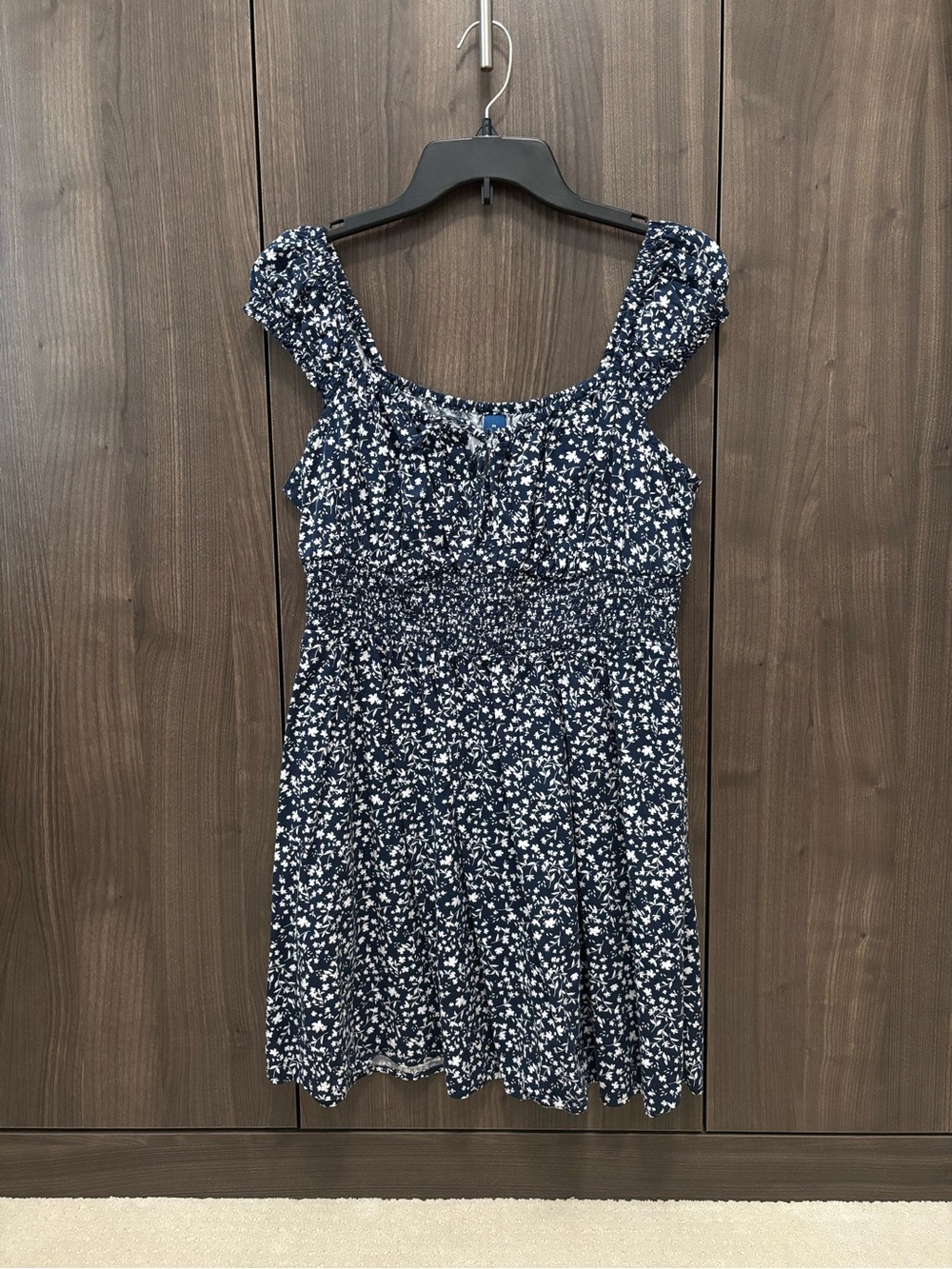Old Navy Women’s Navy Blue Floral Smocked Cap Sleeve Sundress Size Medium M